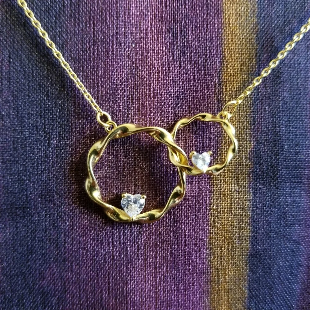 EUC ( S925) Gold Necklace with Interlocking Circles With Clear Heart Rhinestones - Picture 4 of 11